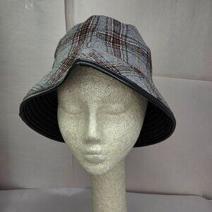 NWT Steve Madden Women's Reversible Plaid Bucket Hat Grey Black